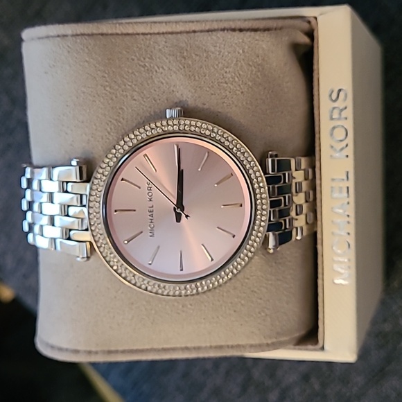 Michael Kors Darci Watch - Picture 4 of 4